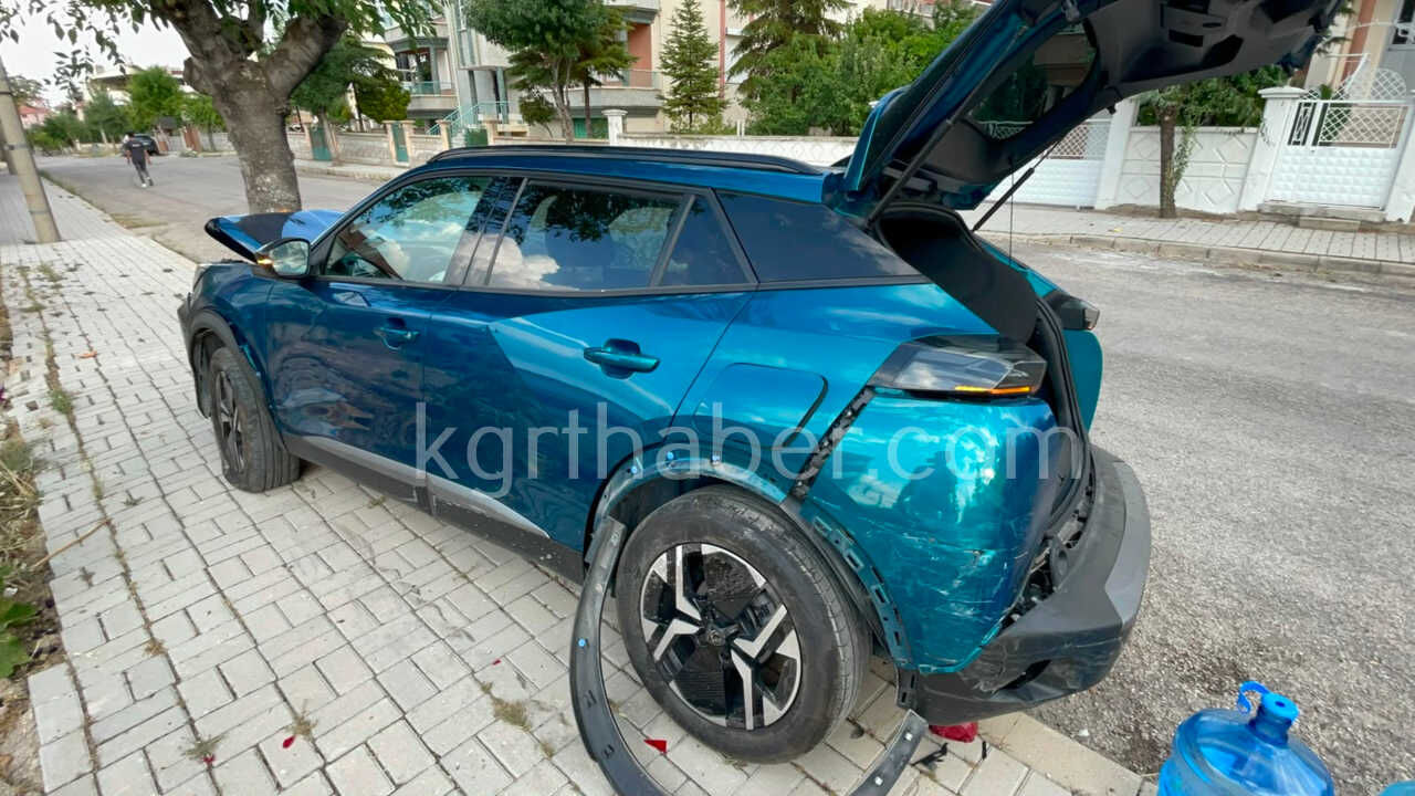 Karamanda Iki Suv Arac Kavsakta Carpisti 1 Yarali0