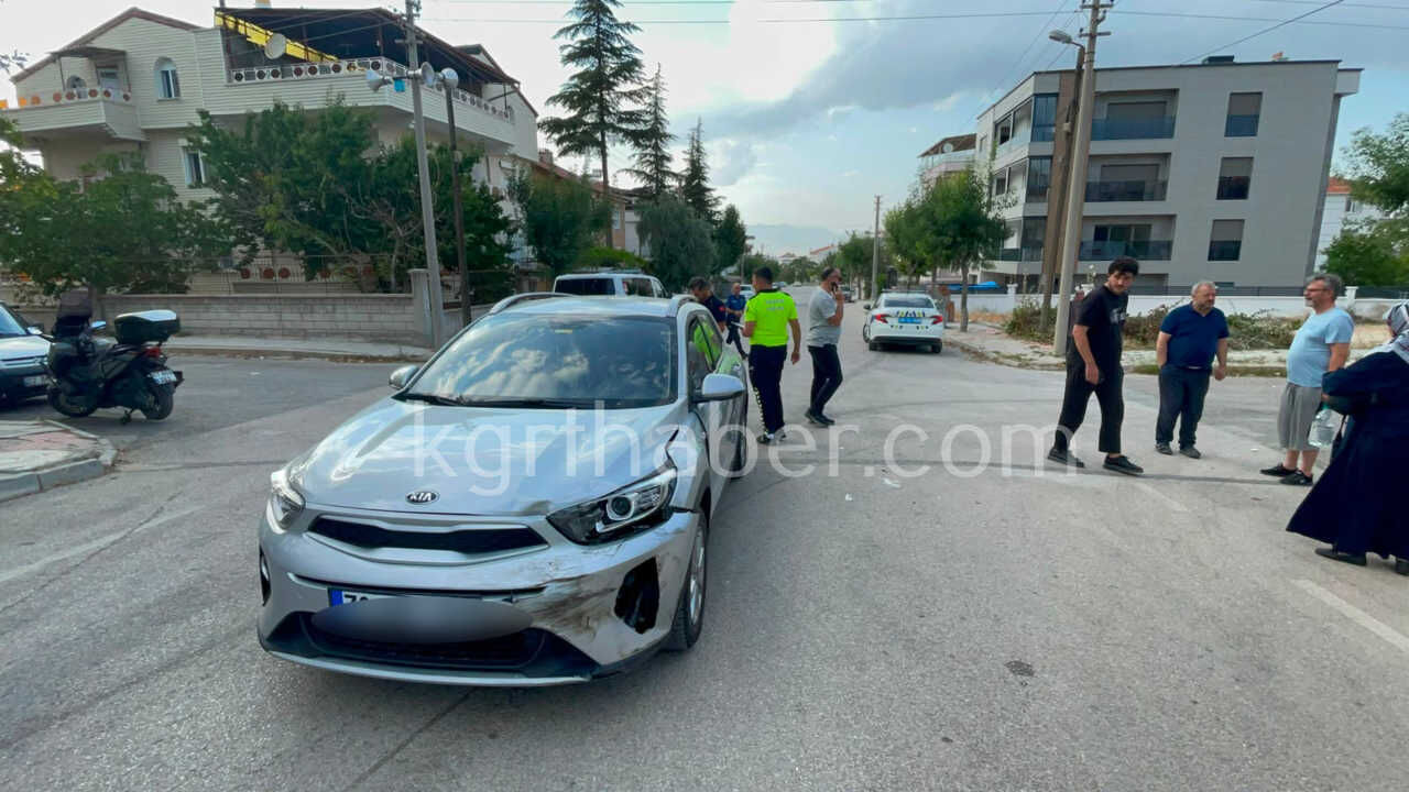 Karamanda Iki Suv Arac Kavsakta Carpisti 1 Yarali5