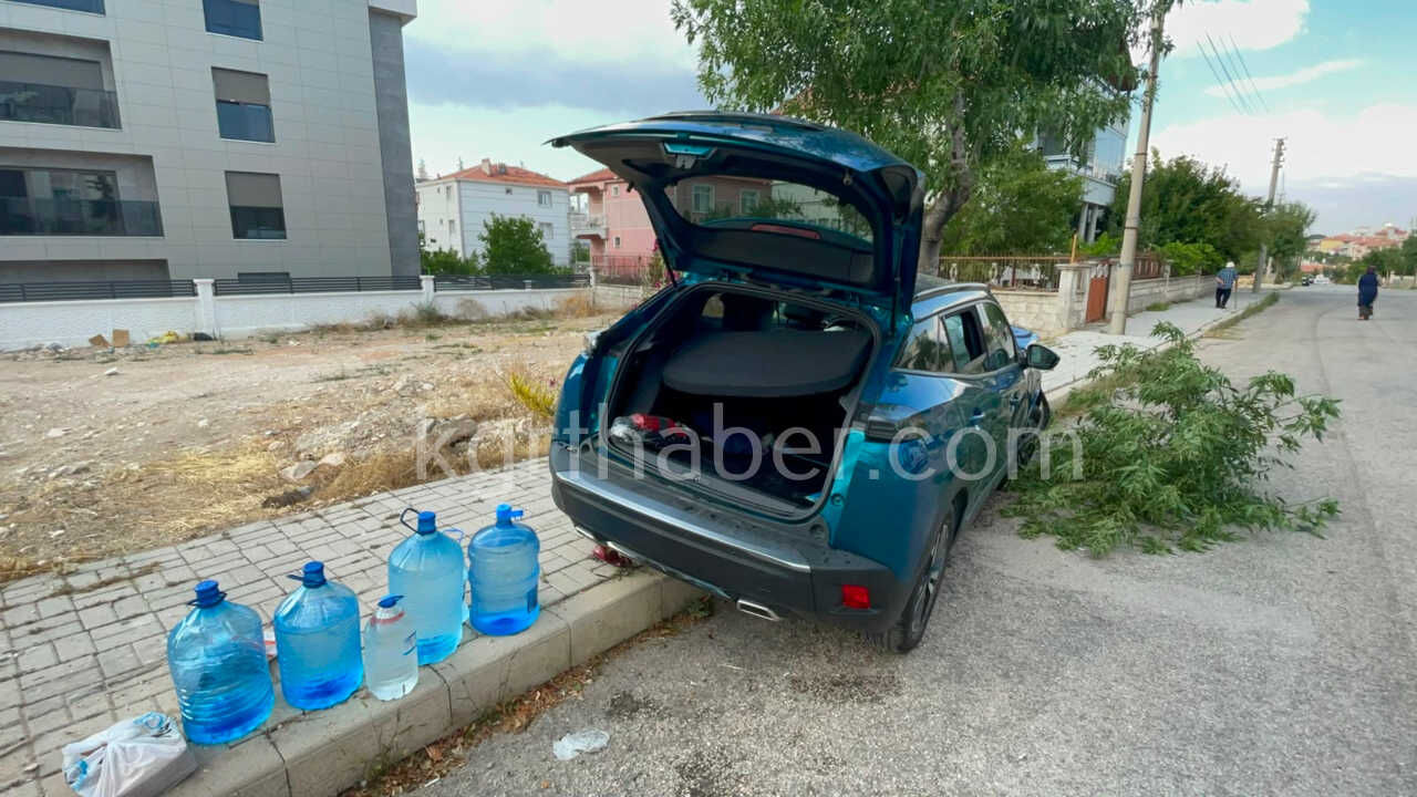 Karamanda Iki Suv Arac Kavsakta Carpisti 1 Yarali8