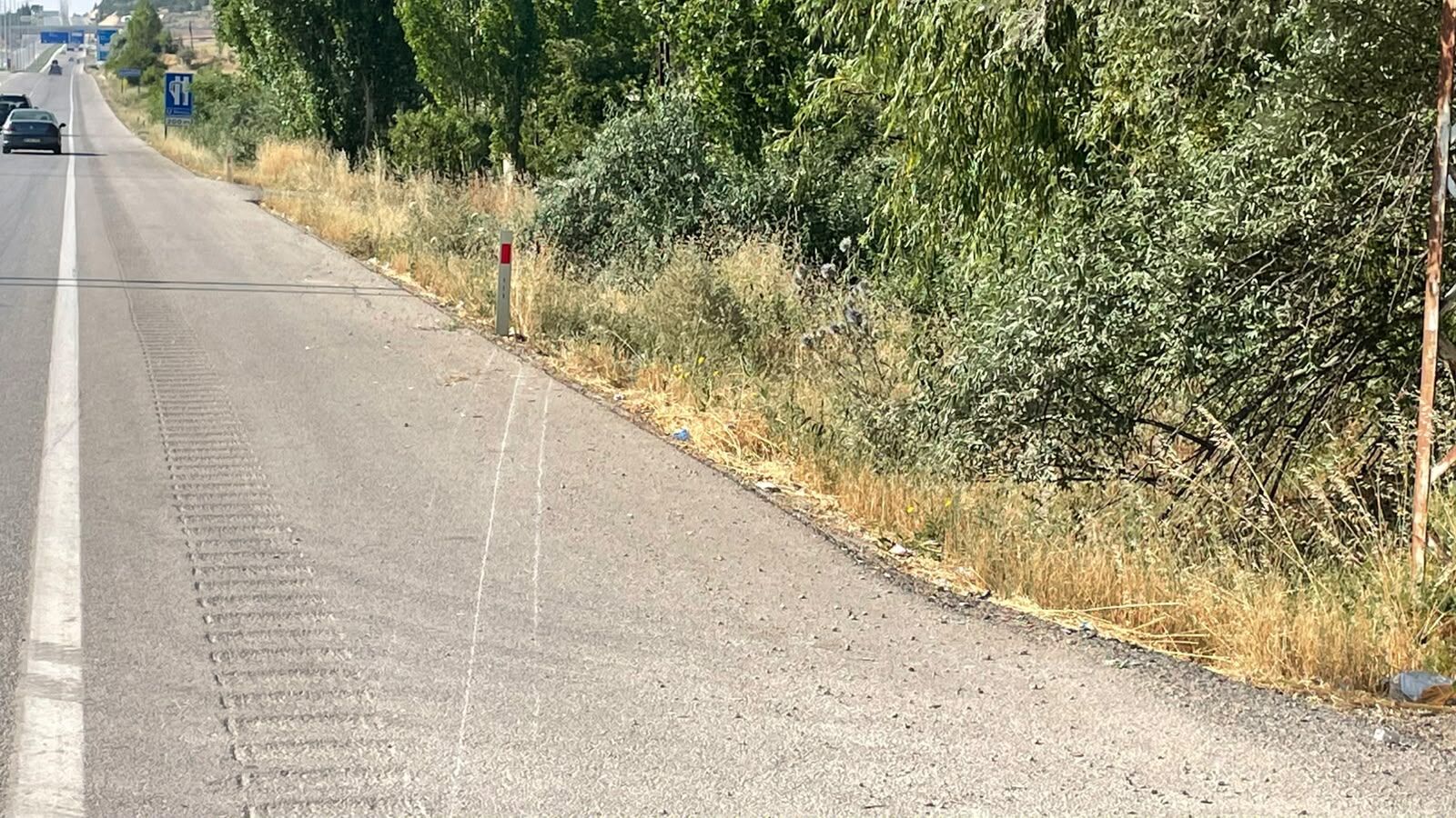 Karamanda Korkutan Kaza Metrelerce Savrulan Genc Surucu Yaralandi (2)