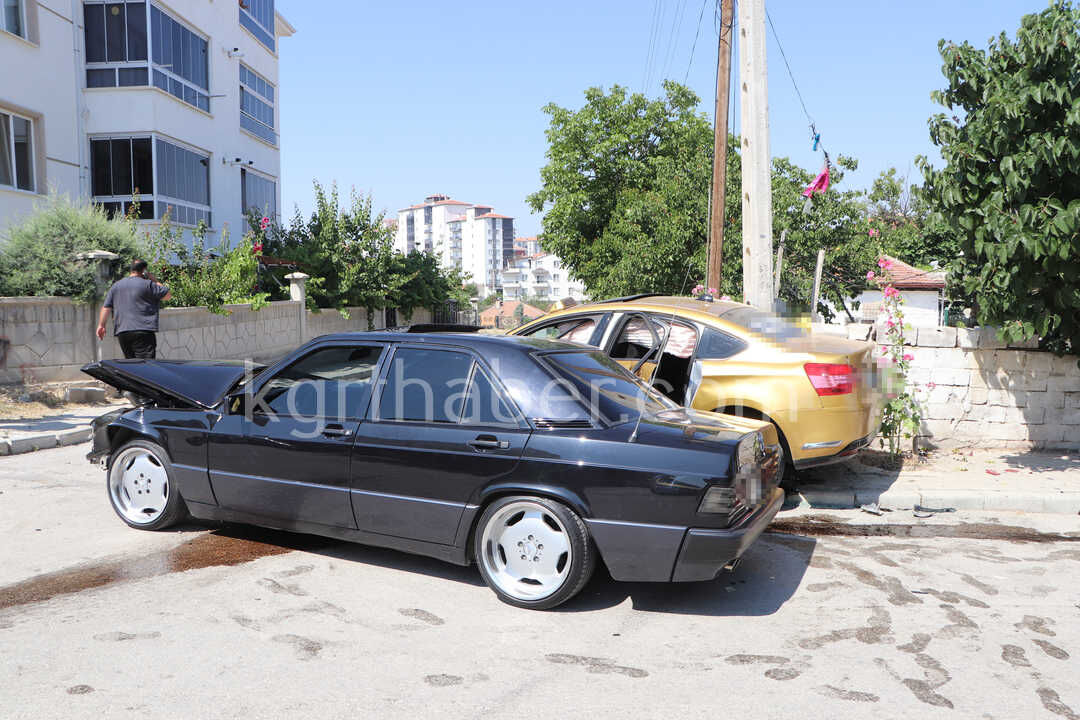 Karamanda Taksi Ile Otomobilin Carpistigi Kaza Kamerada 3 Yarali6