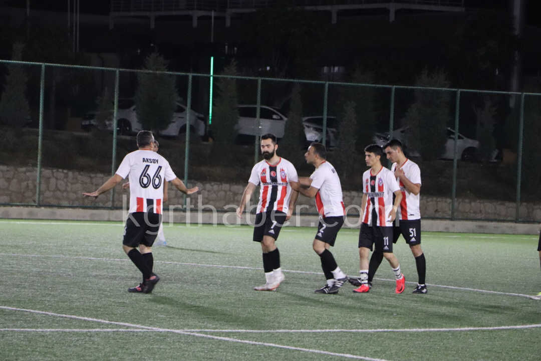Karamanda Yari Final Heyecani Emniyet Milli Egitimi 4 1 Maglup Etti22
