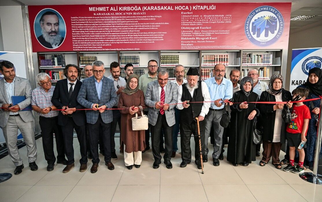 Karasakal Hoca Kutuphanesini Kmuye Bagisladi1
