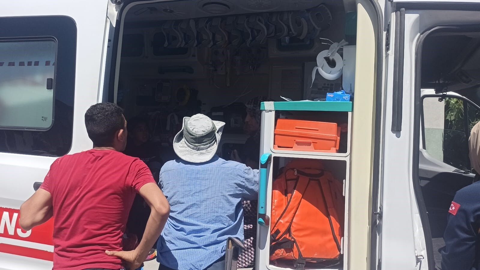 Kilitli Kapinin Ardinda Dehset Yanginda 5 Cocuk Iceride Kaldi (4)