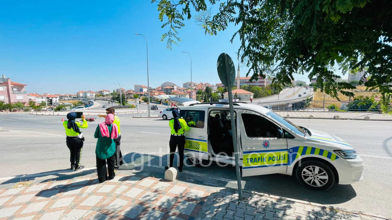 Kirmizi Isikta Gecen Surucu Kazaya Sebep Oldu 1 Yarali5