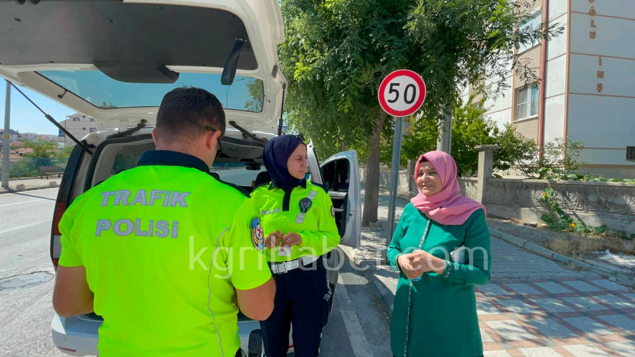 Kirmizi Isikta Gecen Surucu Kazaya Sebep Oldu 1 Yarali6