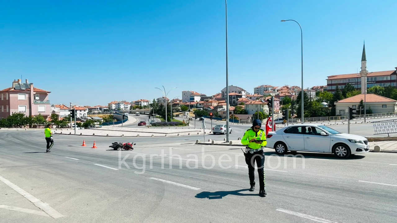 Kirmizi Isikta Gecen Surucu Kazaya Sebep Oldu 1 Yarali8