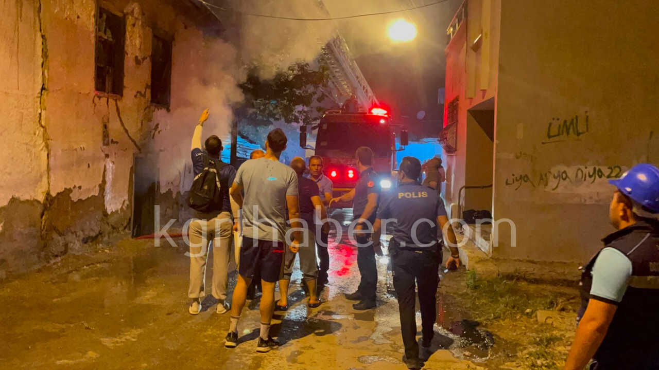 Metruk Binada Cikan Yangin Mahalleyi Sokaga Doktu19