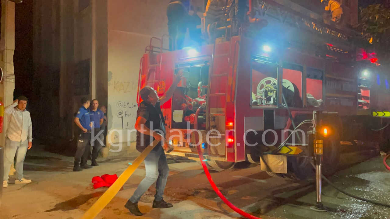 Metruk Binada Cikan Yangin Mahalleyi Sokaga Doktu6