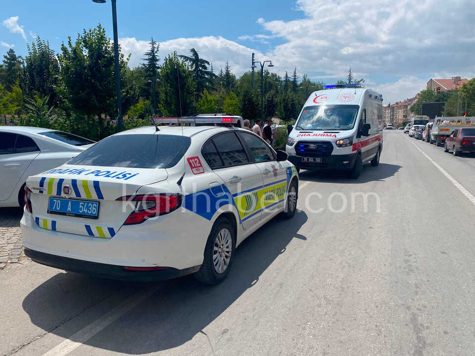 Millet Bahcesi Onunde Kaza Elektrikli Bisiklet Surucusu Yaralandi1