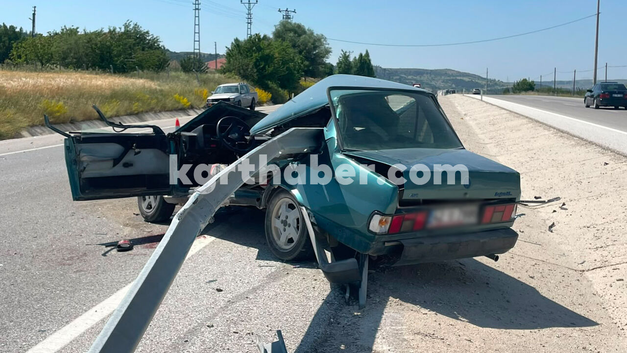 Mut Yolunda Feci Kaza Arac Bariyerlere Saplandi 1 Yarali3