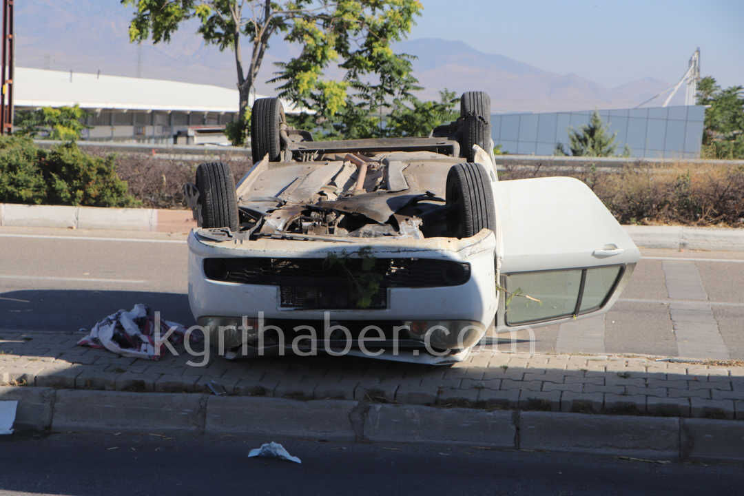 Osb Yolunda Feci Kaza 5 Kişilik Aile Yaralı15