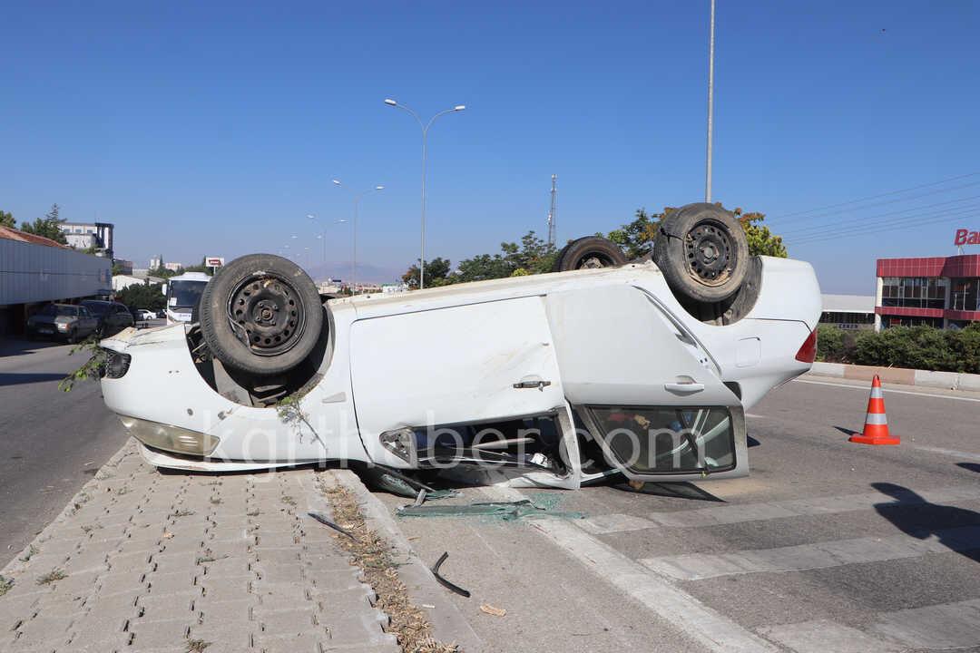 Osb Yolunda Feci Kaza 5 Kişilik Aile Yaralı3