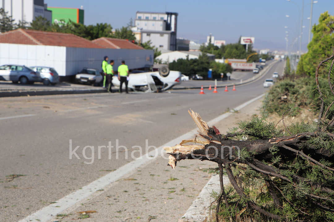 Osb Yolunda Feci Kaza 5 Kişilik Aile Yaralı6