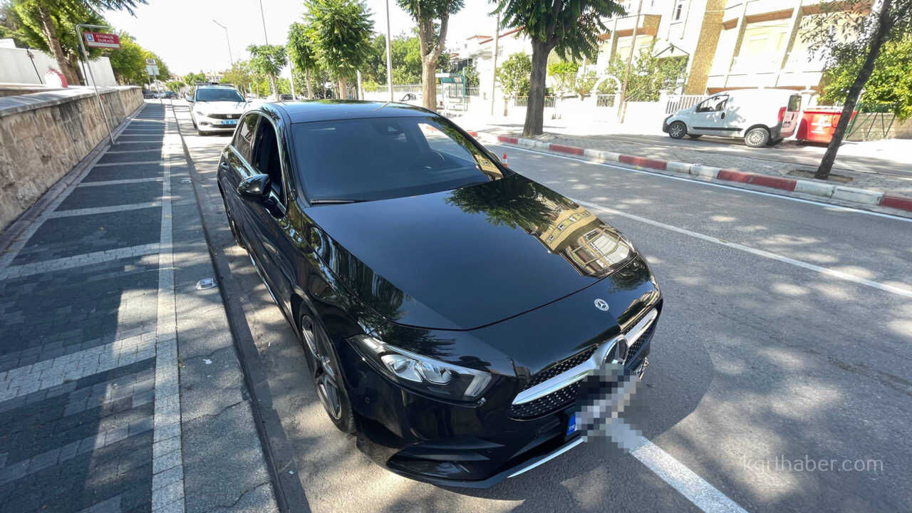 Polis Uygulamasinda Durdurulan Luks Otomobil Otoparka Cekildi2