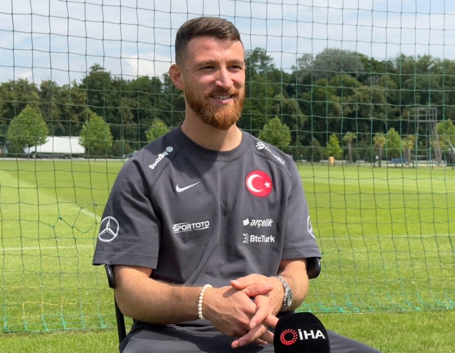 Salih Ozcan Besiktas Yolunda Milli Yildiz Bu Gece Istanbula Iniyor (1)