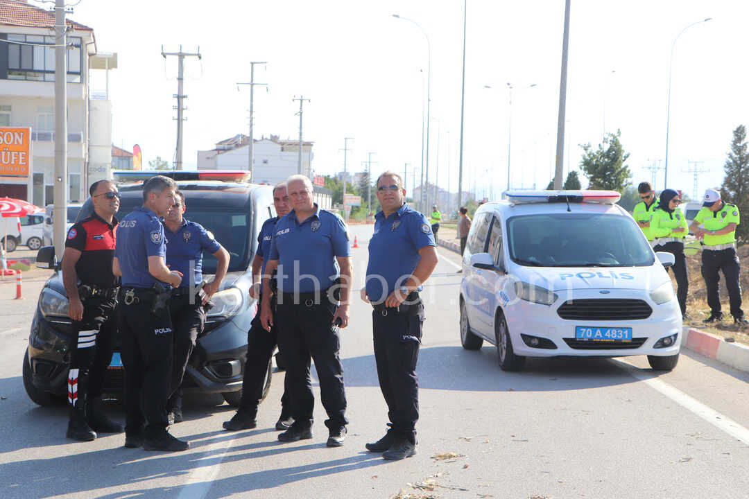 Saman Yuklu Tirda Yangin Cikti Meslektaslari Yardima Kostu2