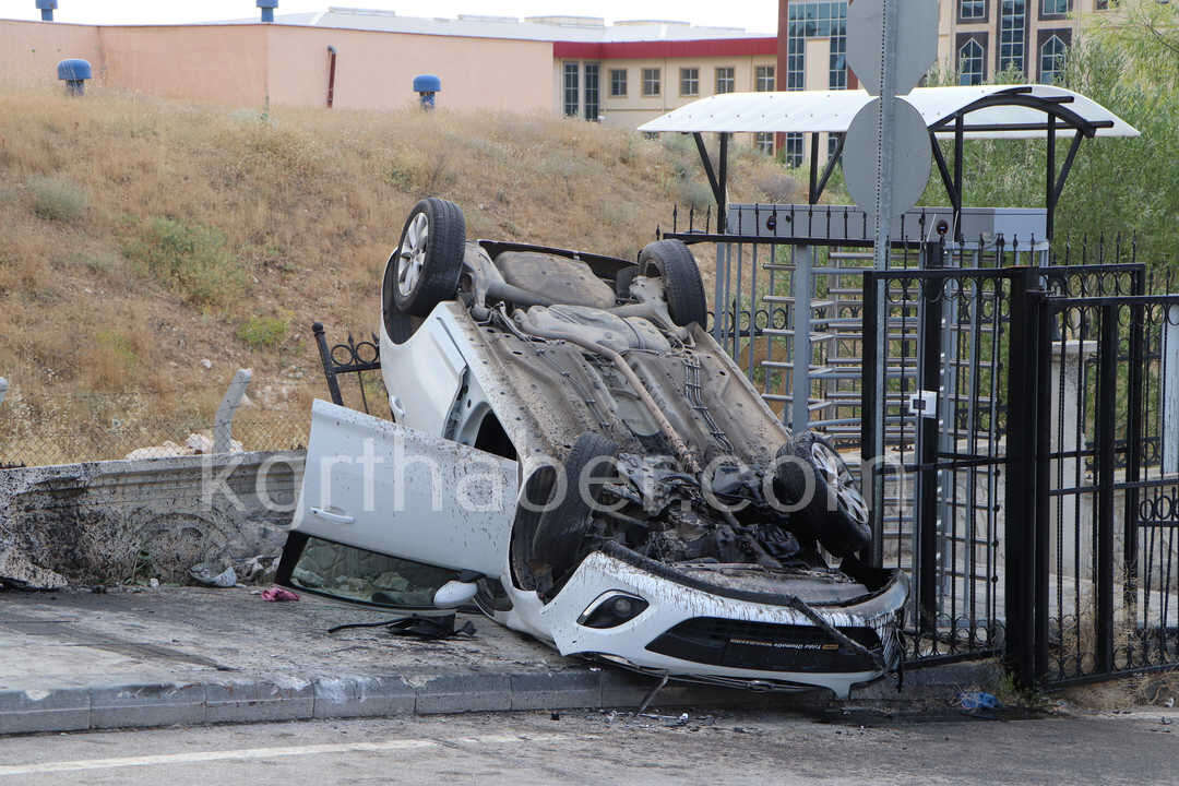 Tip Fakultesi Ogrencilerinin Bulundugu Arac Takla Atti 4 Yarali14