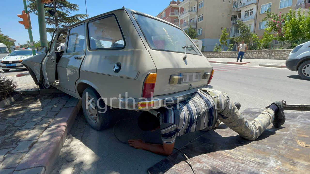 Trafik Lambasina Carparak Durabildi Yasli Surucu Yarali0