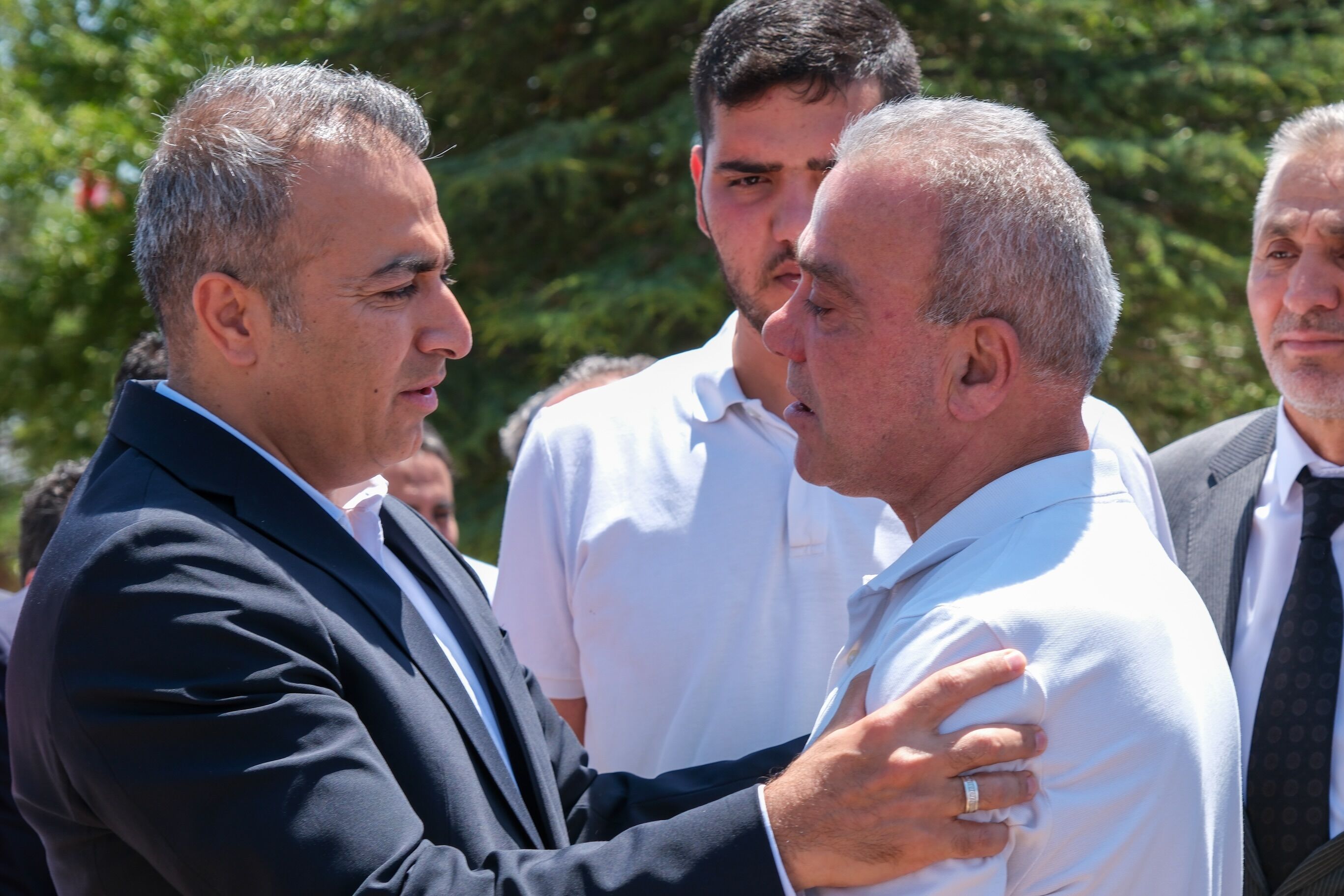 Vali Cicekten 15 Temmuz Sehidi Muhammed Yalcinin Ailesine Ziyaret (2)