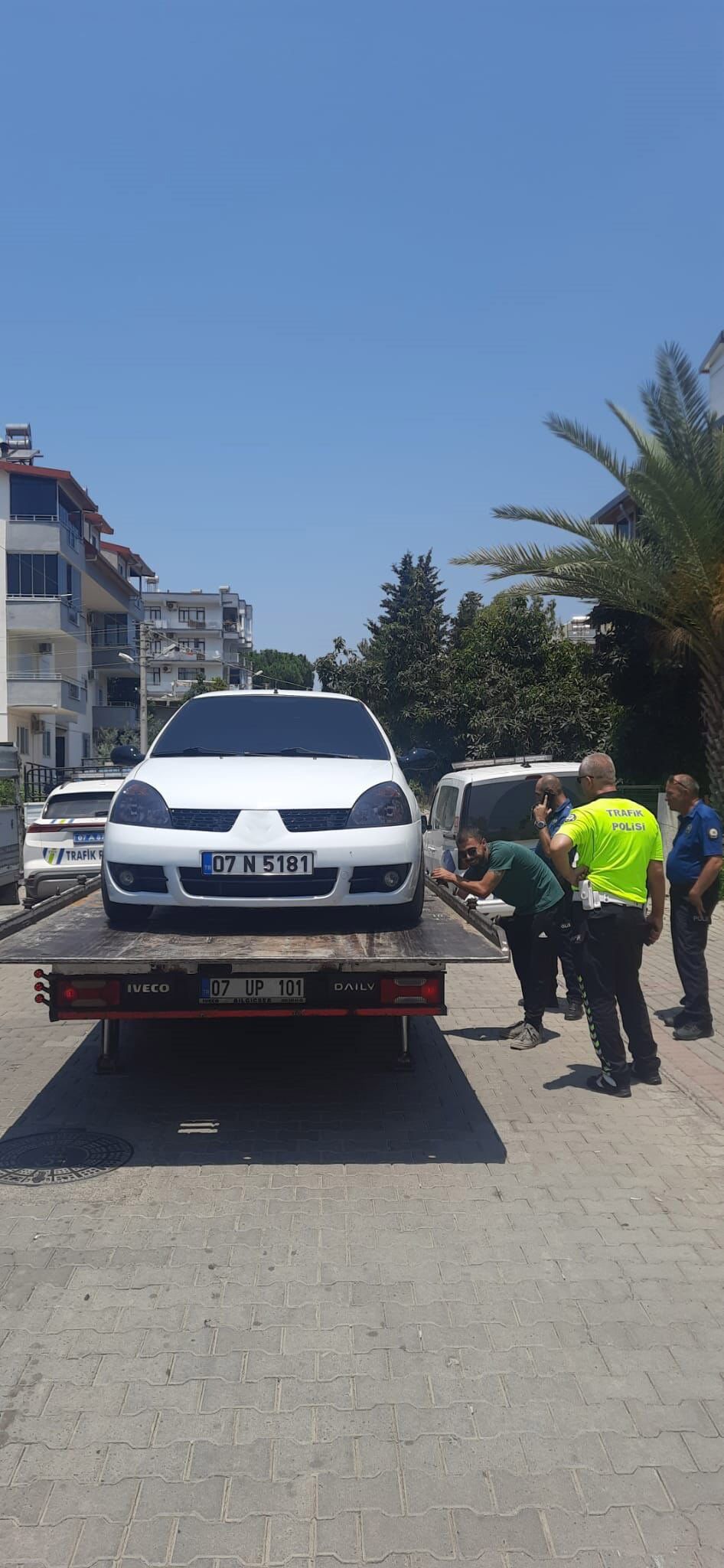 Yuksek Sesle Muzik Pahaliya Patladi 2 Surucuye 246 Bin Tl Ceza (2)