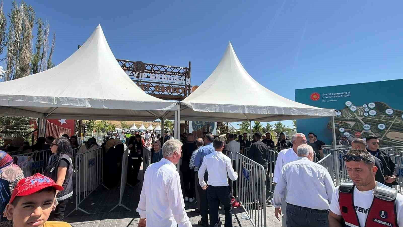 Ahlatta Tarihi Heyecan Anlamli Bulusma (1)