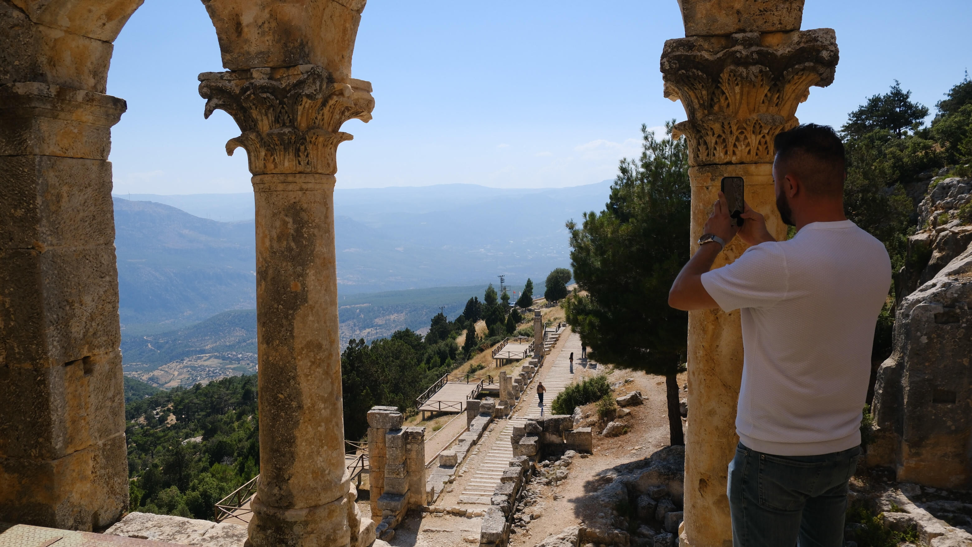 Alahan Manastiri Yerli Yabanci Turistlerin Ilgisini Cekiyor6