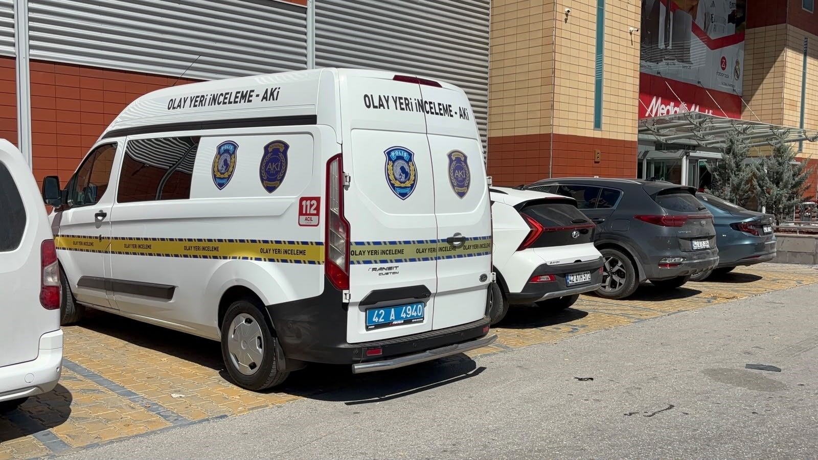 Avmde Bicakli Kavga 40 Yasindaki Adam Hayatini Kaybetti (2)