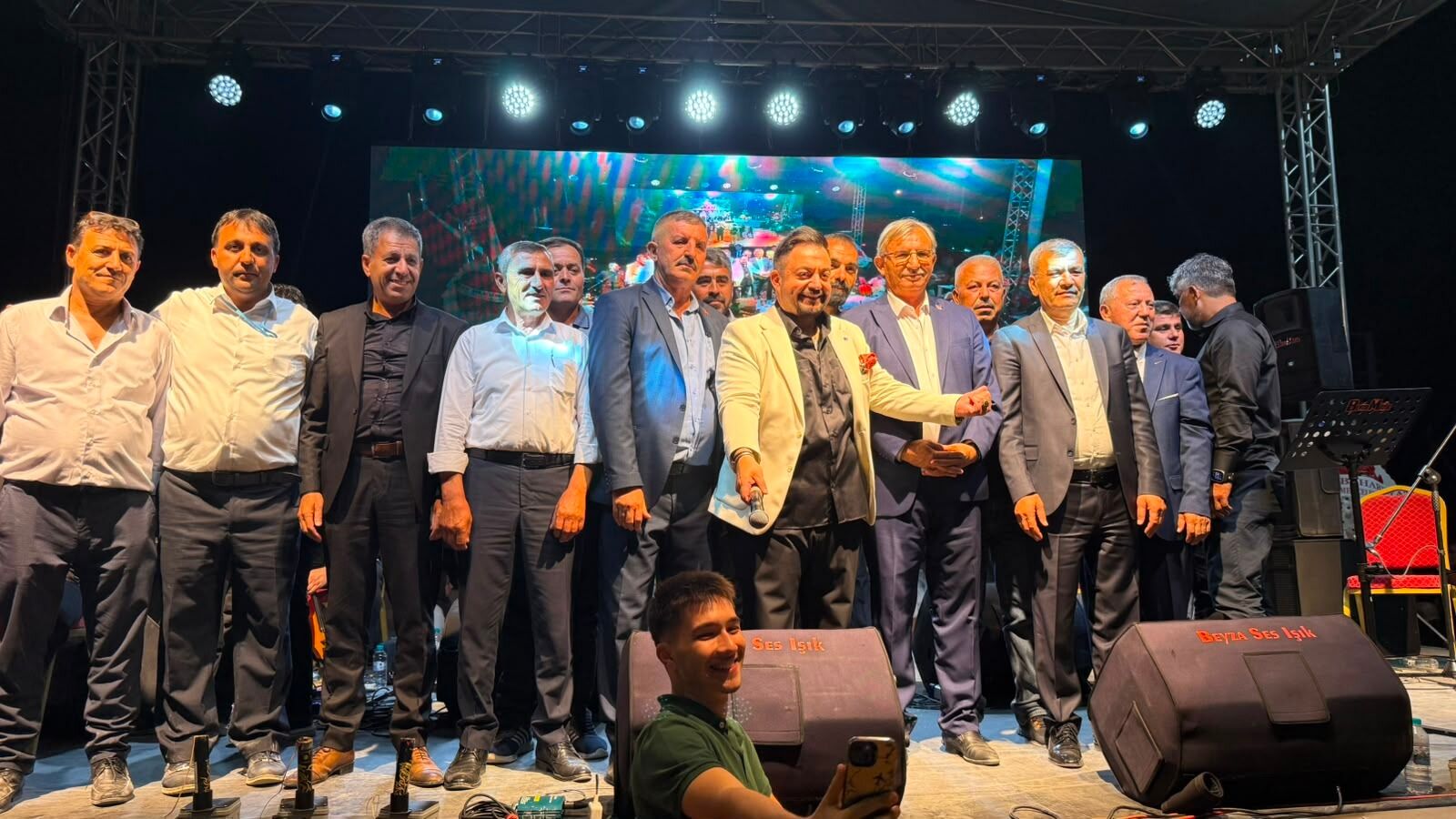 Cogluda Yer Yerinden Oynadi Festival Gecesine Buyuk Ilgi (1)