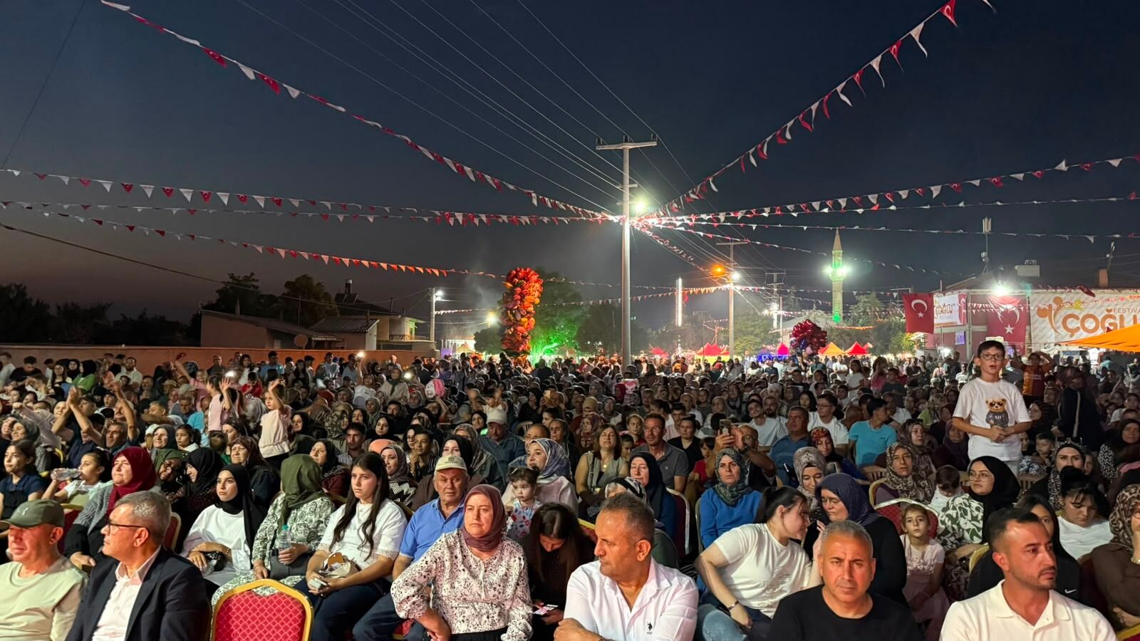 Cogluda Yer Yerinden Oynadi Festival Gecesine Buyuk Ilgi (3)