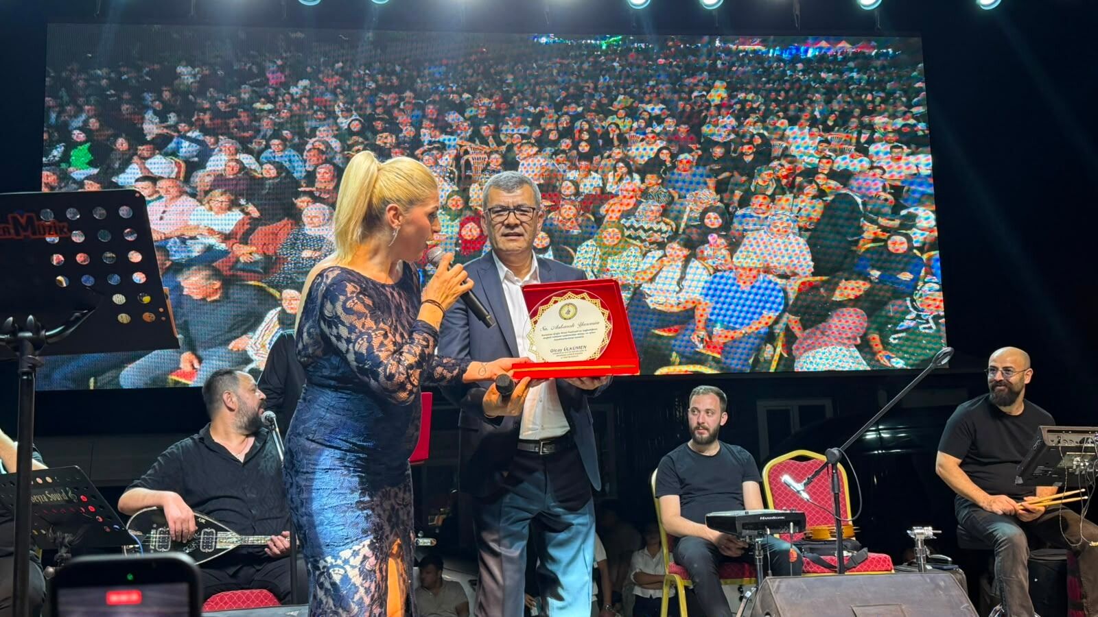 Cogluda Yer Yerinden Oynadi Festival Gecesine Buyuk Ilgi (4)