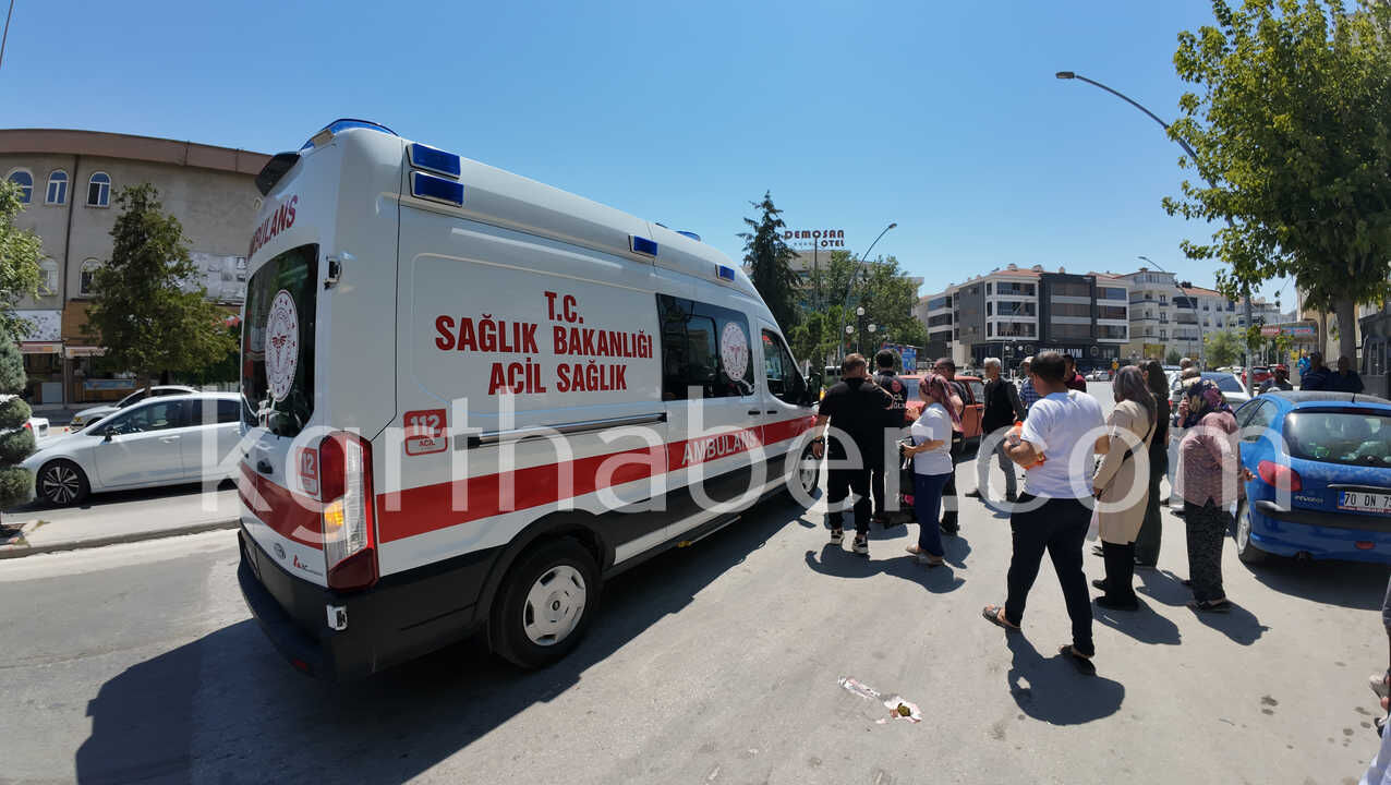 Dondurma Aldiktan Sonra Yolun Karsisina Gecmeye Calisan Kadina Otomobil Carpti2
