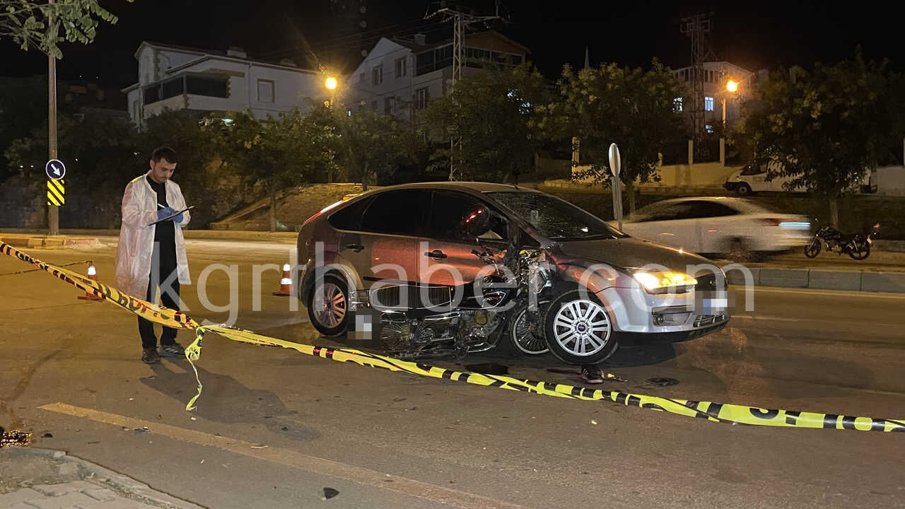 Feci Kazadan Aci Haber Geldi Genc Surucu Oldu Genc Kiz Yasam Savasi Veriyor8