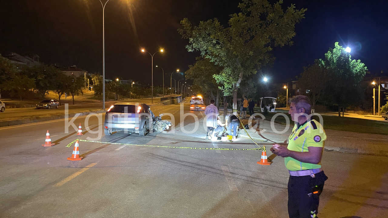 Feci Kazadan Aci Haber Geldi Genc Surucu Oldu Genc Kiz Yasam Savasi Veriyor9