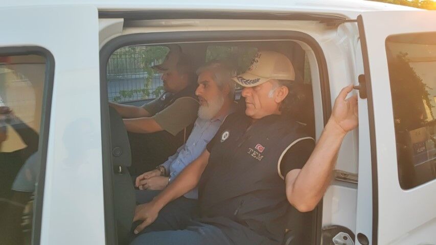 Furkan Vakfina Safak Operasyonu Alparslan Kuytul Ve Esi Gozaltinda (3)