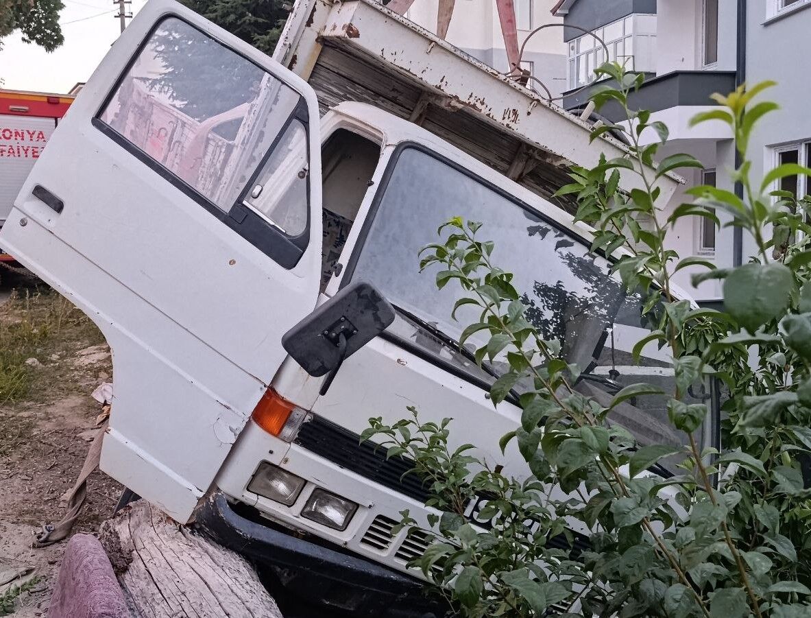 Kamyoneti Durdurmak Istedi Arada Sikisti (5)