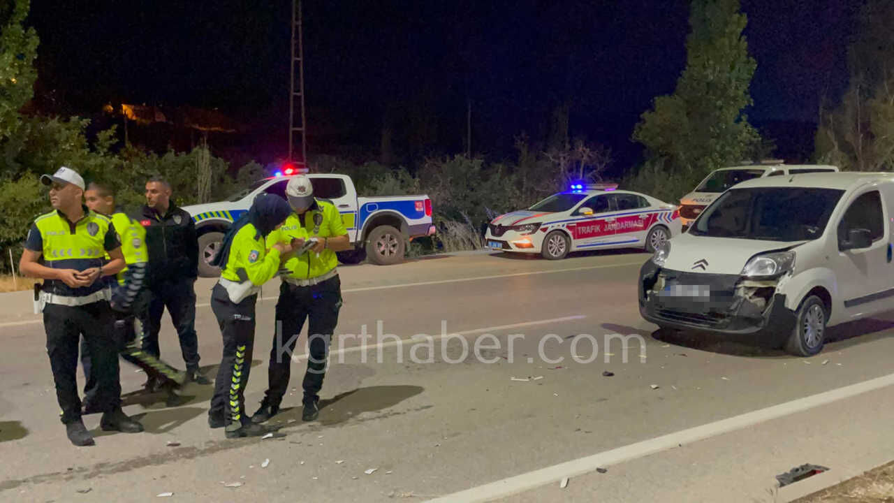 Karamanda 3 Aracli Zincirleme Kazada 2 Kisi Yaralandi0