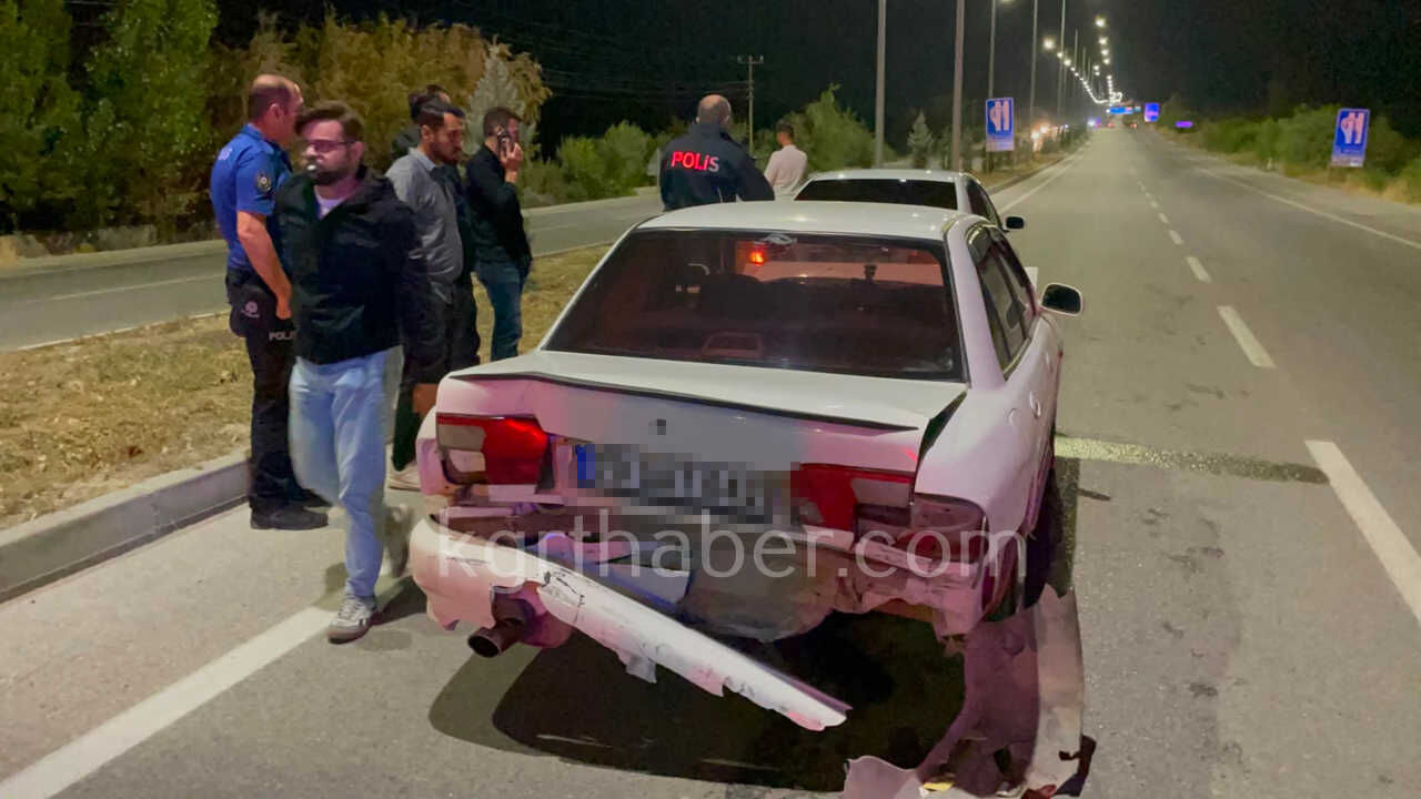 Karamanda 3 Aracli Zincirleme Kazada 2 Kisi Yaralandi3