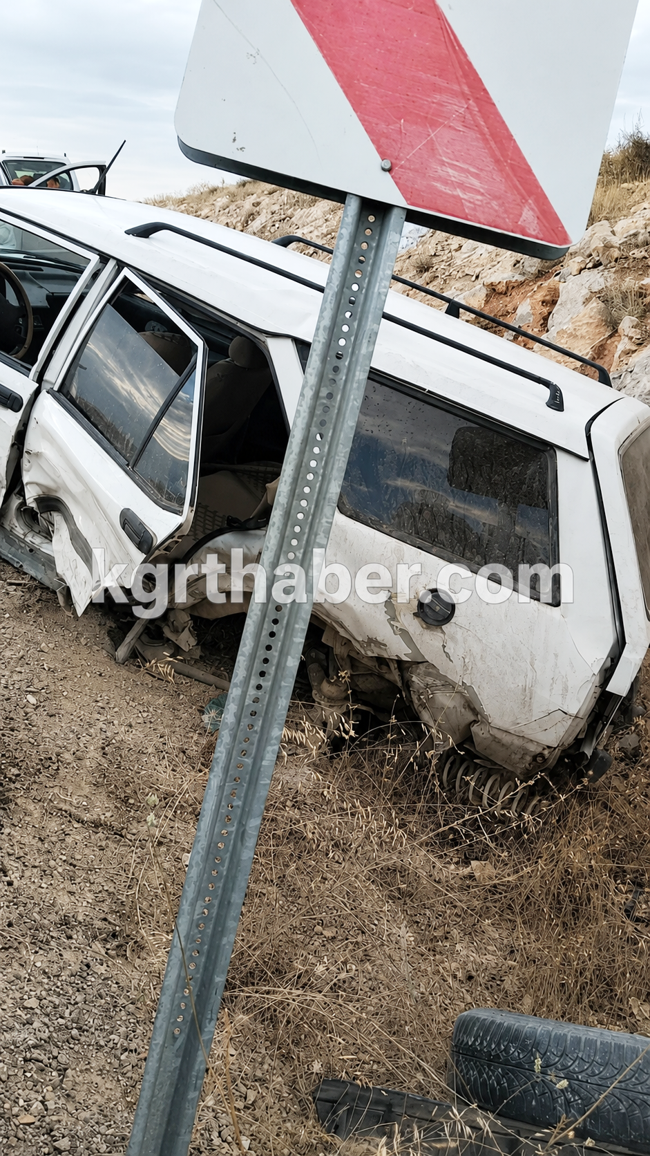 Karamanda 440 Promil Alkollu Surucu Kazaya Sebebiyet Verdi 8 Yarali5