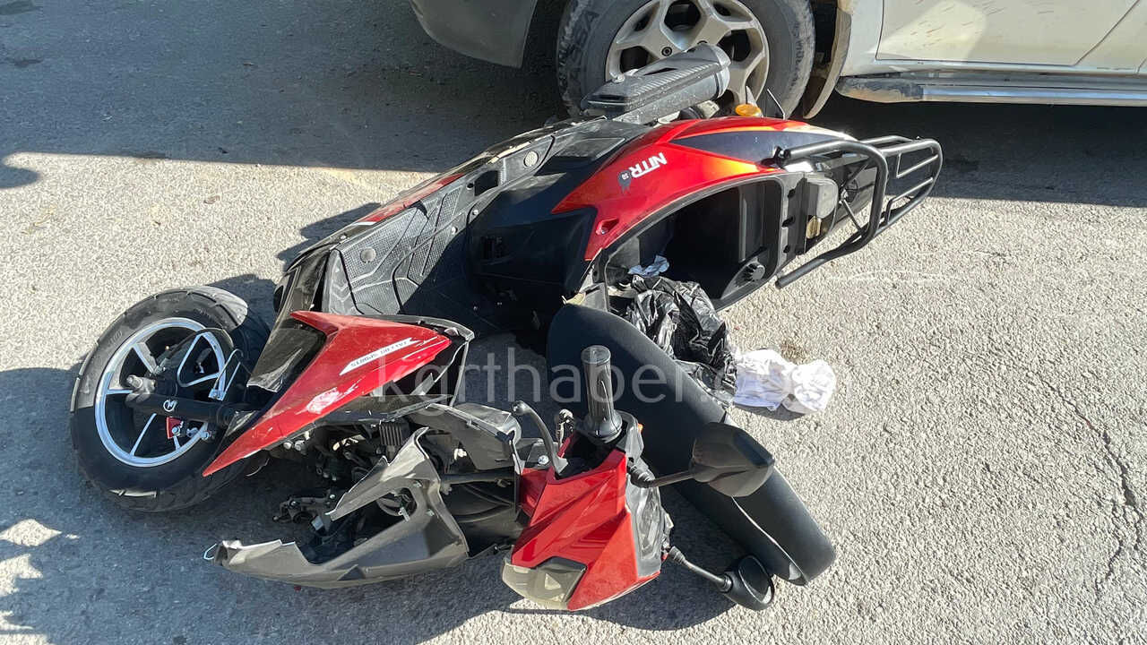 Karamanda Minibusle Motosikletin Carpistigi Kazada 2 Kisi Yaralandi2