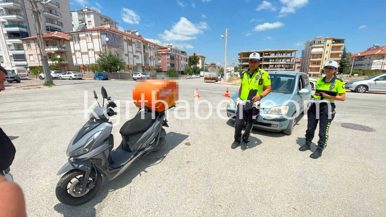 Karamanda Otomobil Ile Motokurye Carpisti 1 Yarali2