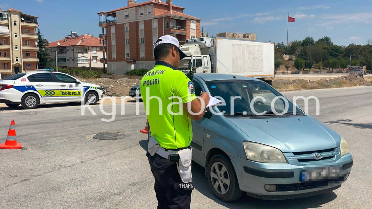 Karamanda Otomobil Ile Motokurye Carpisti 1 Yarali4