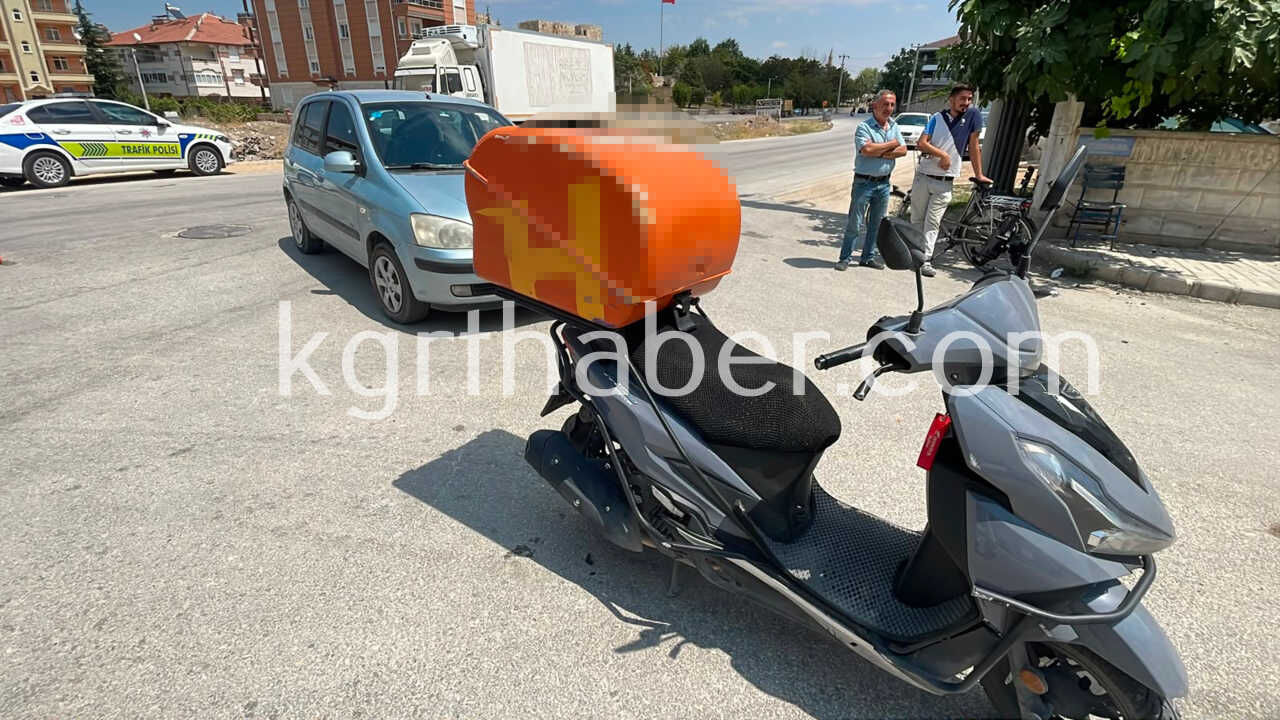 Karamanda Otomobil Ile Motokurye Carpisti 1 Yarali6