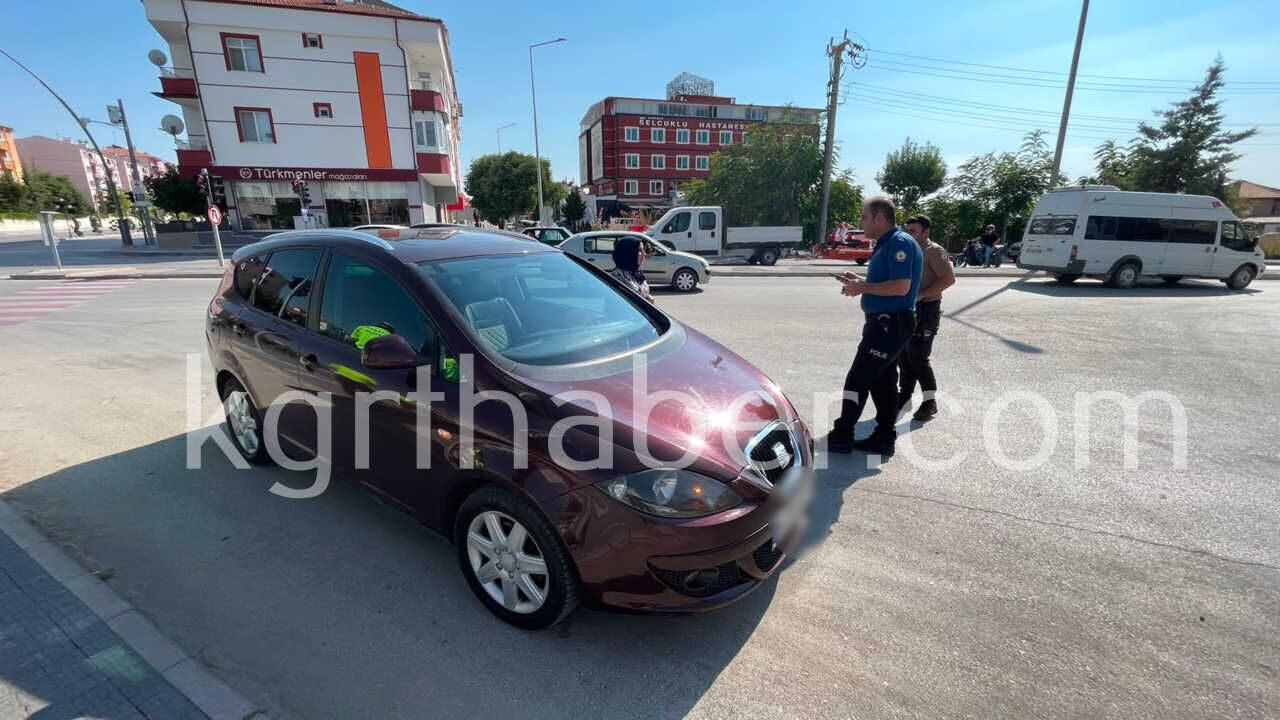 Karamanda Otomobilin Carptigi Yabanci Uyruklu Kadin Yaralandi2