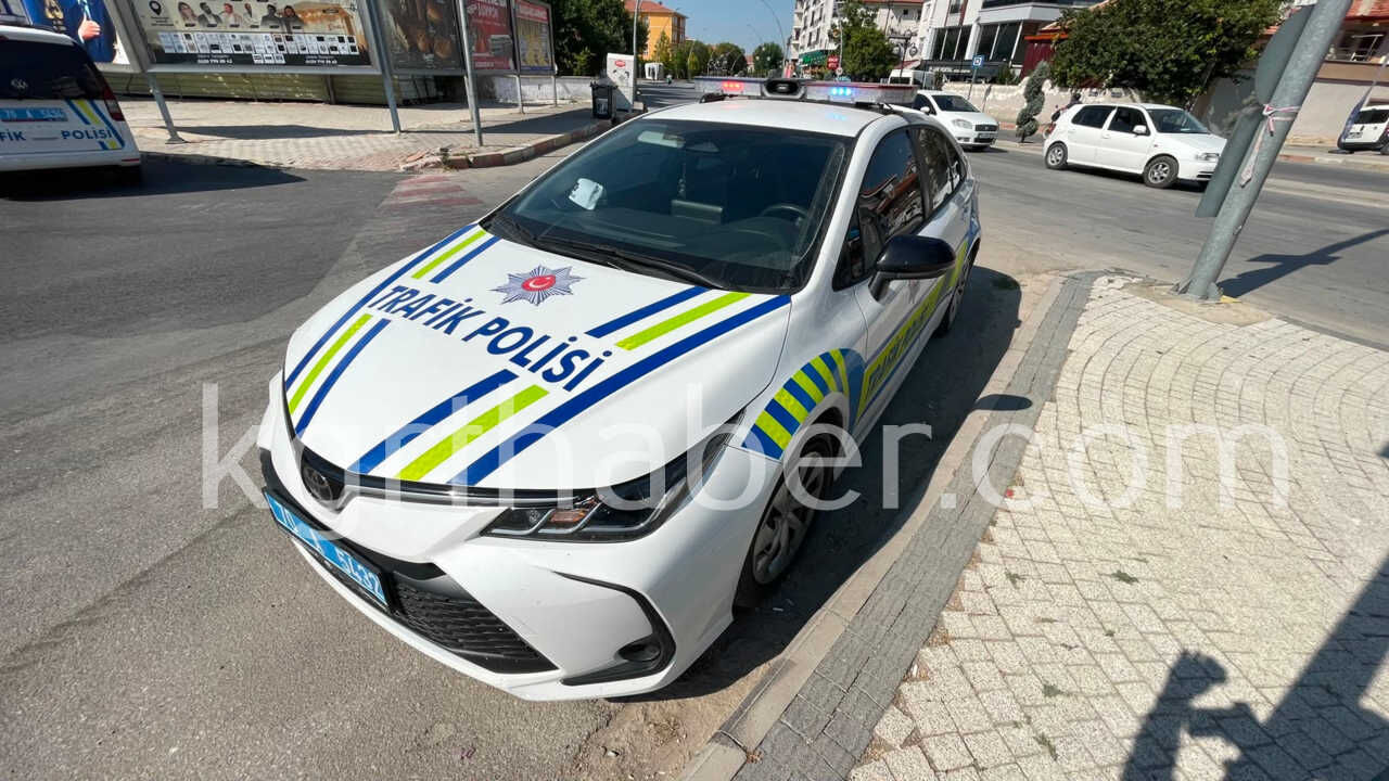 Karamanda Otomobilin Carptigi Yabanci Uyruklu Kadin Yaralandi4