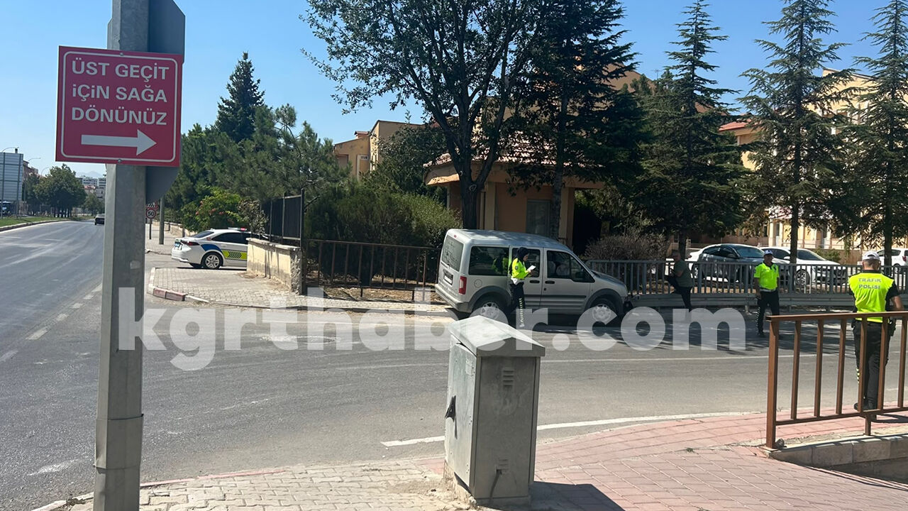 Karamanda Sabikali Caddede Bir Kaza Daha 22 Yasindaki Kadin Surucu Yaralandi2