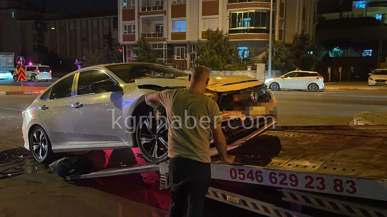 Kavsakta Iki Otomobil Carpisti 2 Yarali8