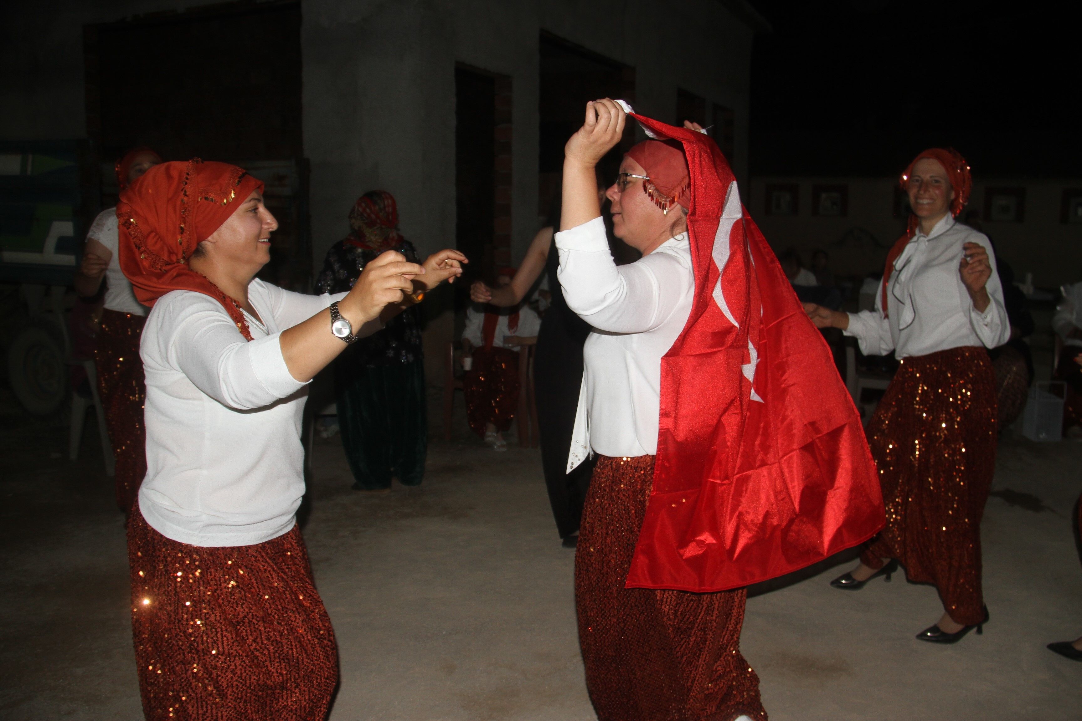 Konyada Salvarlar Giyildi Geleneksel Gece Yeniden Canlandi (2)