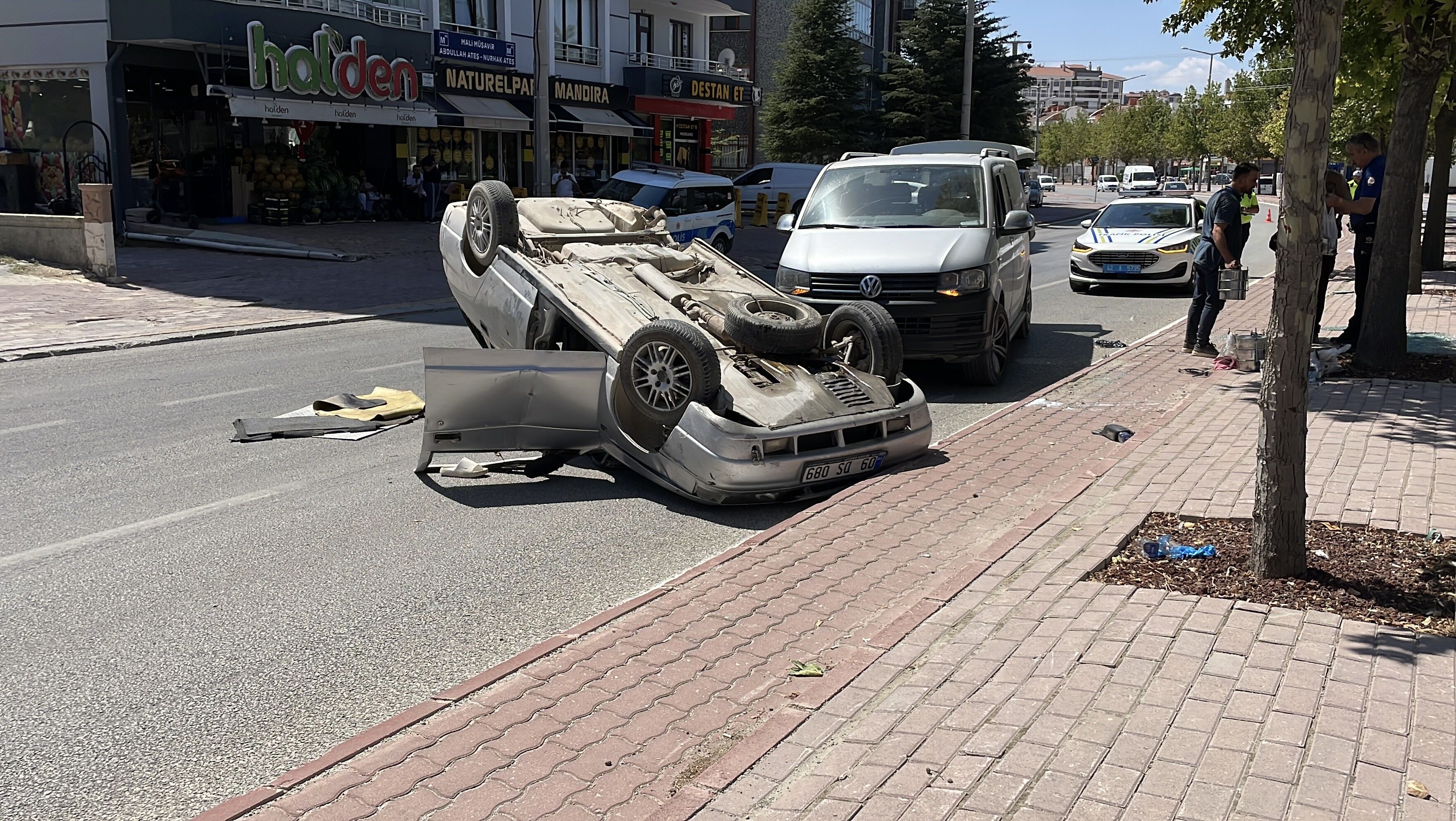 Konyada Takla Atan Otomobilde Korku Dolu Anlar Surucu Yaralandi (1)