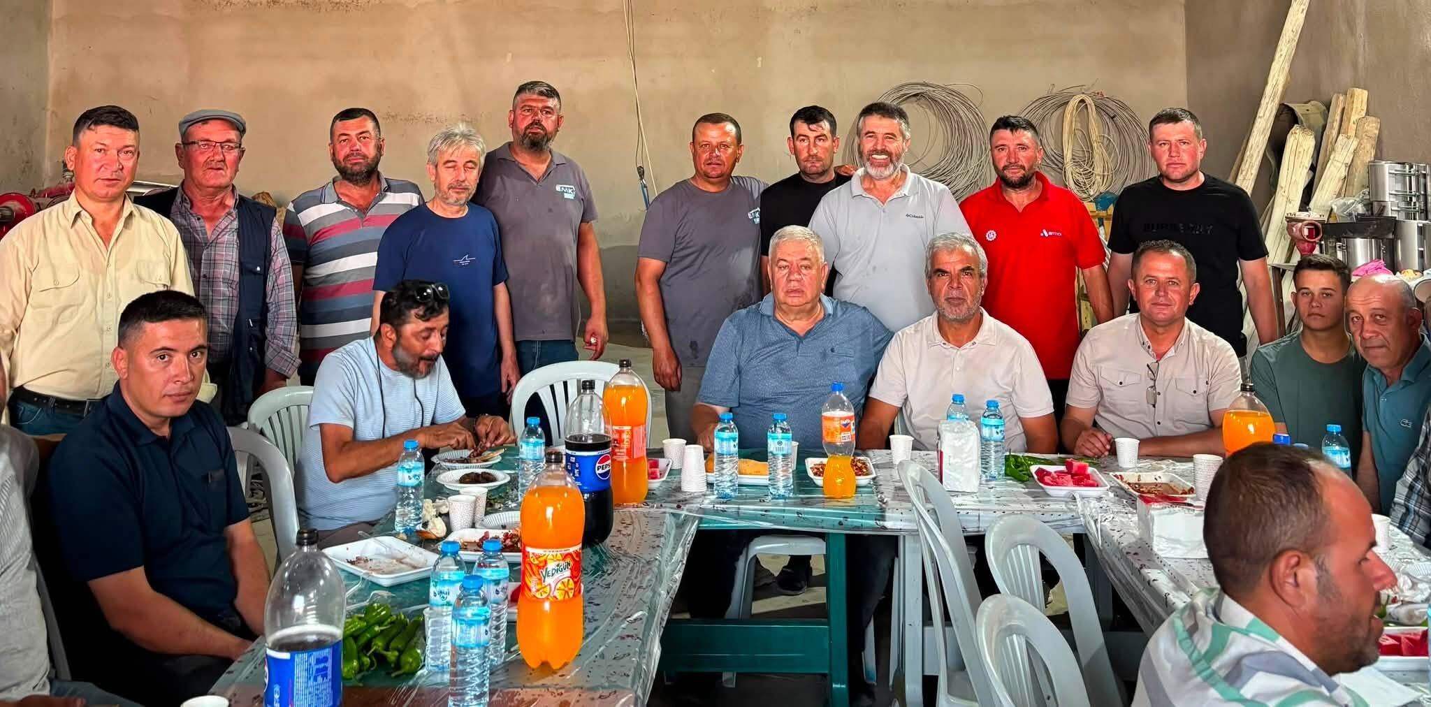 Mesudiyede Gelenek Bozulmadi Vefa Yemeginde Bulustular (1)